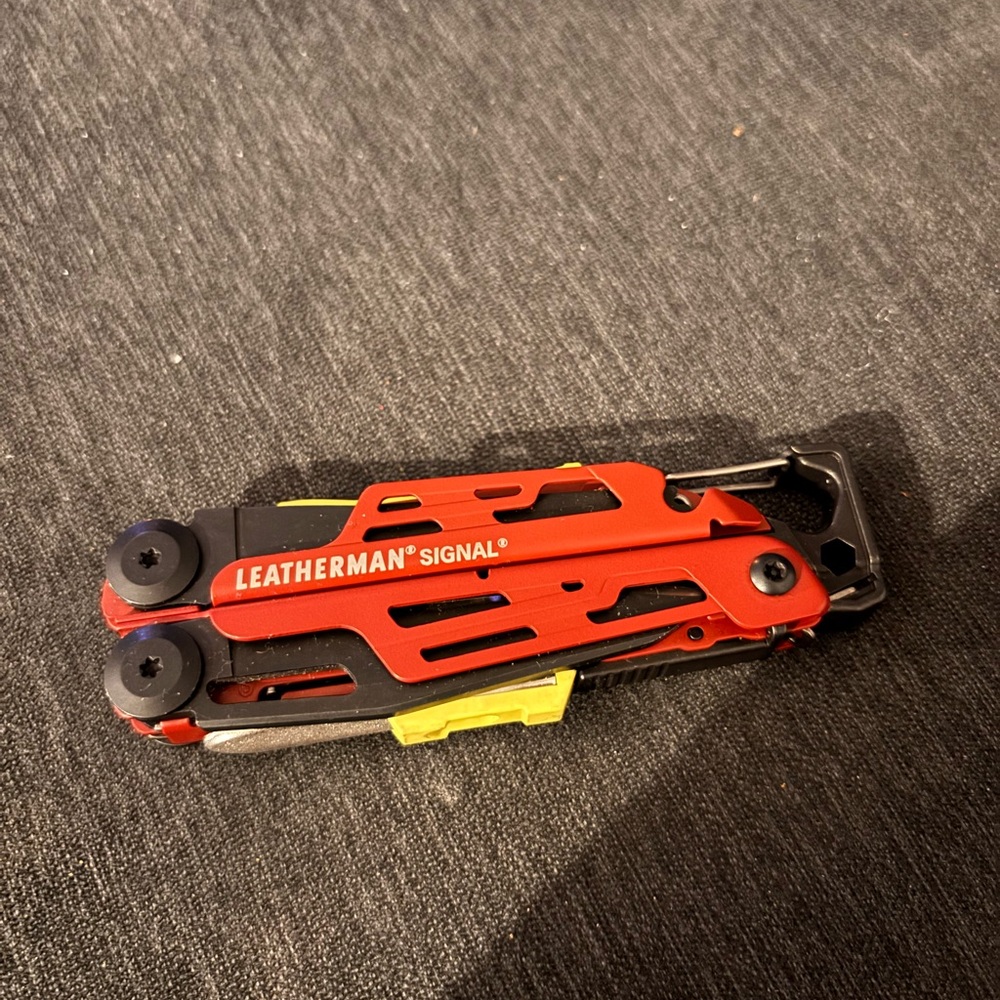 Leatherman Signal Multitool Red and Black